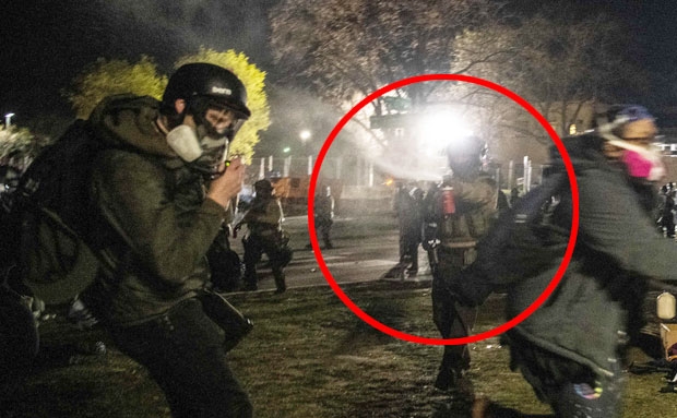“영어 하냐” 美경찰, 시위 취재 중이던 아시아계 CNN 언론인 체포
