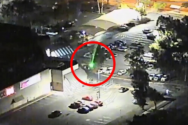 [여기는 호주] 착륙하는 비행기에 ‘레이저 빔’ 쏜 10대 소년 체포