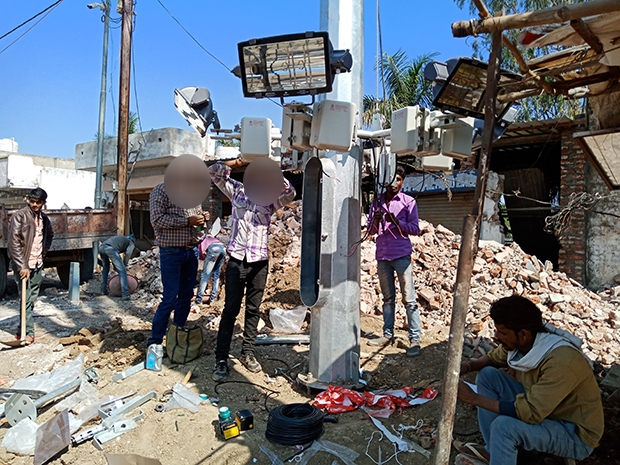 공중화장실 갔다가…집단성폭행 후 전봇대에 묶인 인도 여성