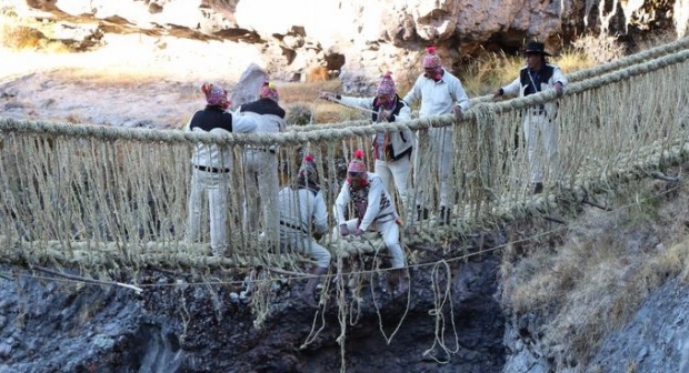 [여기는 남미] 코로나 탓에 끊겼던 세계유산…잉카제국 밧줄다리 복구
