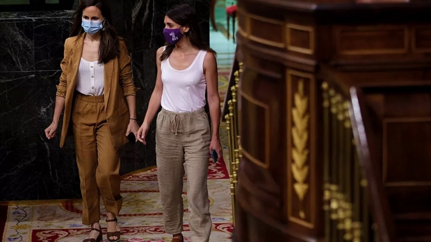 “오늘부터 여자 할게요”…스페인서 ‘성별 결정’ 가능한 법안 통과