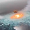 [영상] 바다 표면서 타오르는 ‘불의 눈’…멕시코서 수중 가스누출로 화재 발생