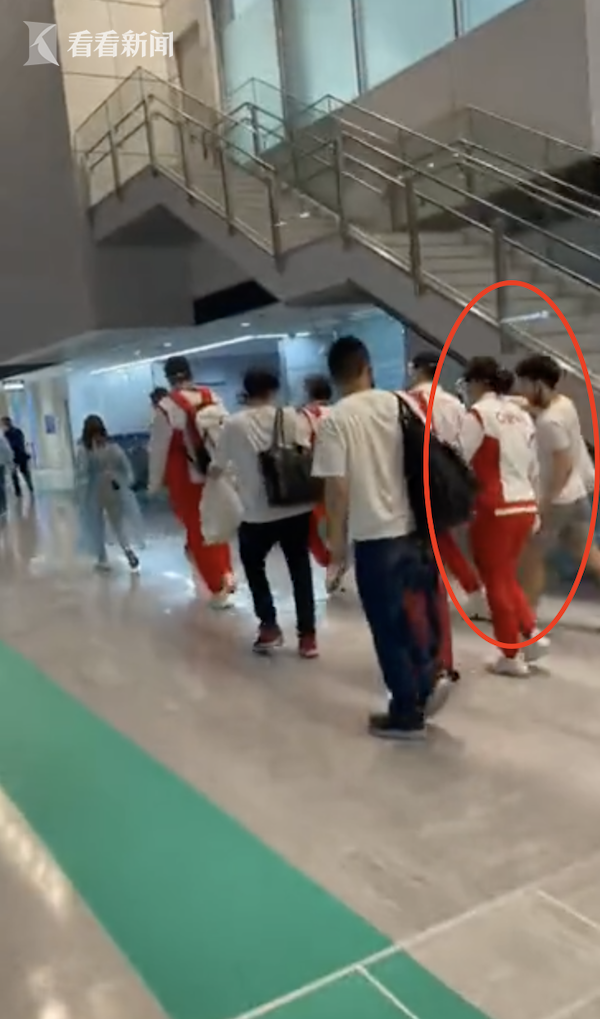 [영상] 中 탁구팀에 노마스크로 다가간 일본인들…日 입국현장 어땠나