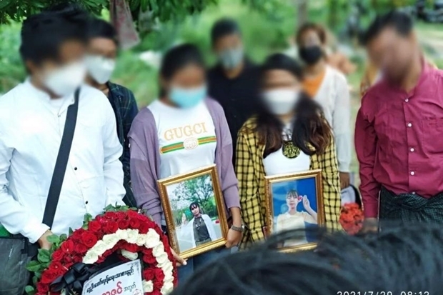 군부 총탄에 스러지다…미얀마 20대 여성의 ‘시신 없는 장례식’