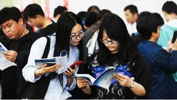 中, 청년 고학력자 붙들기에 ‘총력’…지원금 2배 껑충