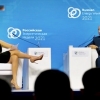 [권윤희의 월드뷰] 푸틴 성희롱 뒷말에…러시아 “美앵커 다리 좀 보라” 미인계 물타기
