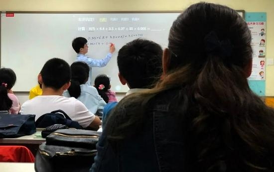 中 대도시 사교육 업체 60% 급감…쌍감 정책이 뭐길래