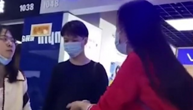 시험보던 中학생 태블릿PC 압수해 중고로 되팔려 한 女강사 덜미
