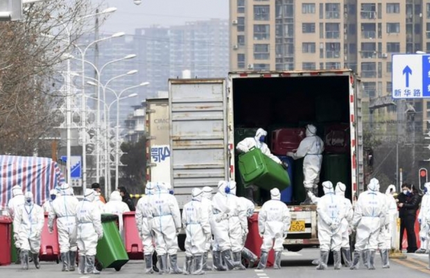 극단적 ‘제로 방역’ 중국…확진자 1명 나오자 시 전체 신호등 빨간색으로
