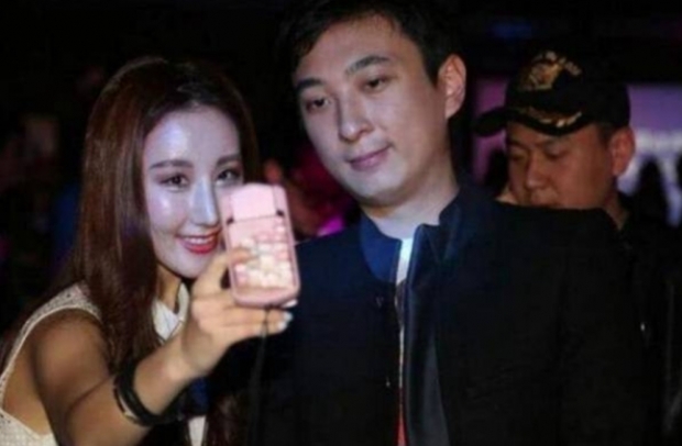 팁 몇백씩 쓰던 철부지 재벌2세 몰락?…왕쓰총 명의 채권 무더기 경매