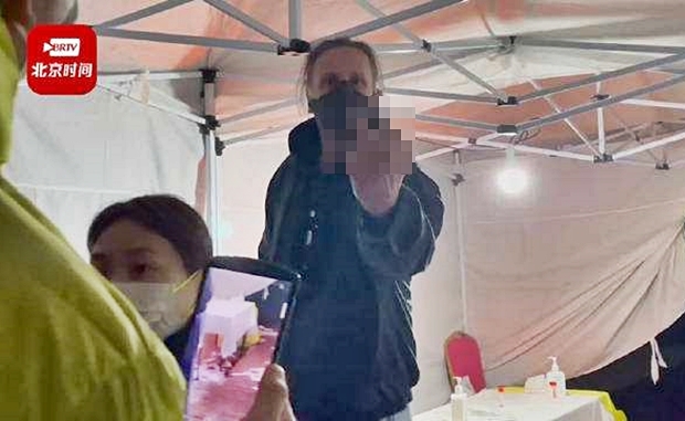 [여기는 중국] 감히 코로나 방역요원한테 욕을 해? 中 외국인강사 추방 위기