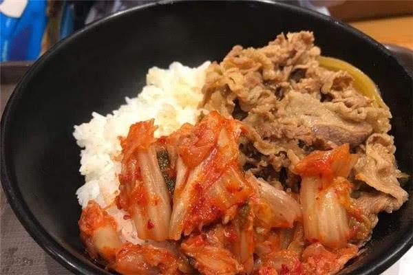 “한국이 일본 것 빼앗았다” 中 언론, 김치 논란에 일본 끌어들여