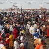 [여기는 인도] “코로나, 뭣이 중헌디”…힌두교도 100만 명, 갠지스강 찾는다