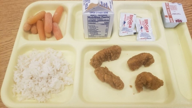 “죄수도 이보다 잘 먹어” 부실한 급식 실태 폭로한 美 아빠