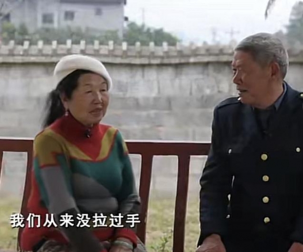 “기다릴게”...약속 지킨 그 남자, 50년 전 첫사랑과 기적처럼 재회
