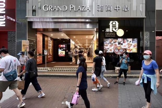 홍콩, ‘봉쇄‘ 카드 만지작...오미크론 확산으로 2명 이상 모임 금지