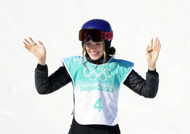 팔로워 128만명 미녀 스키 선수 국적 논란...왜 IOC는 그녀의 국적을 지웠나