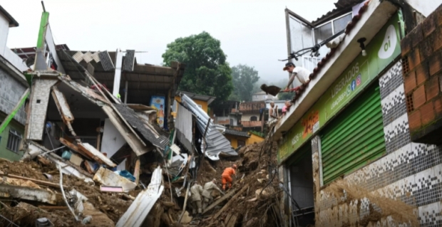 폭우 내린 브라질은 전쟁터 방불... 사망자 71명으로 불어나