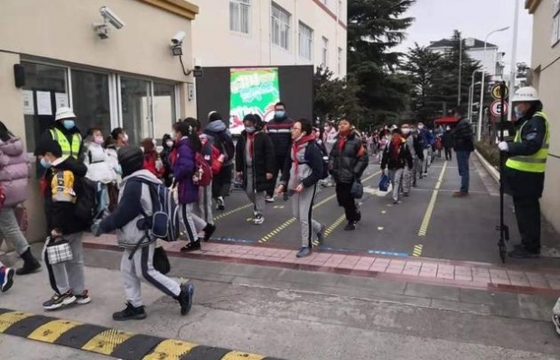 [여기는 중국] 아이들 ‘픽업’만 해도 월 160만원…中 신종 고수익 알바