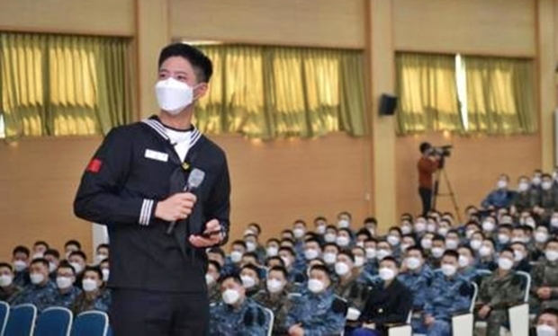 군복 벗은 박보검, 오늘부로 사회인…휴가 후 조기 전역