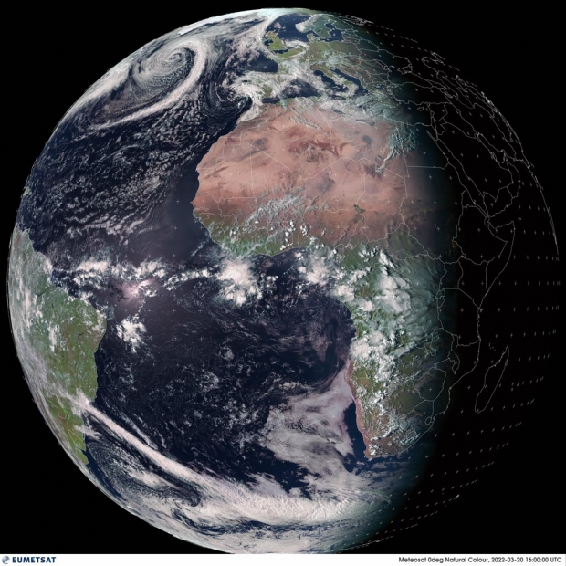 [우주를 보다] 지구에 ‘봄’을 뿌리다…우주에서 본 춘분