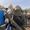 “만세!” 러시아군 밀어낸 국제의용군, 키이우 외곽 탈환…주민 환영