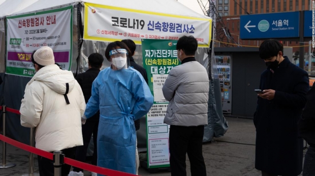 K방역 실패?…“한국, 백신 덕분에 낮은 사망률 유지” CNN 분석