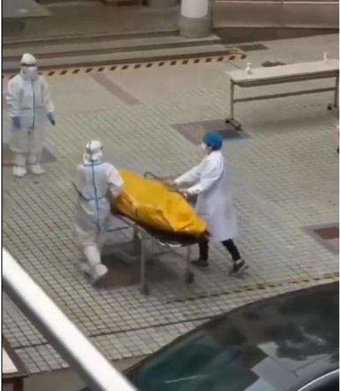 요양원 실수로 산 채로 무덤에 뭍힐 뻔한 中 70대 노인