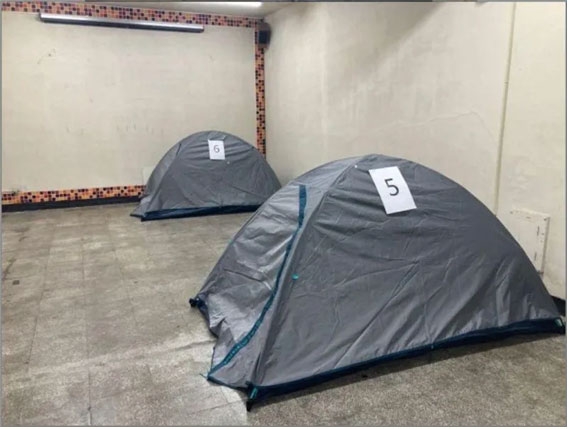 [대만은 지금] 대만 최고 대학서 코로나 확진 학생 격리에 침낭·텐트 등장