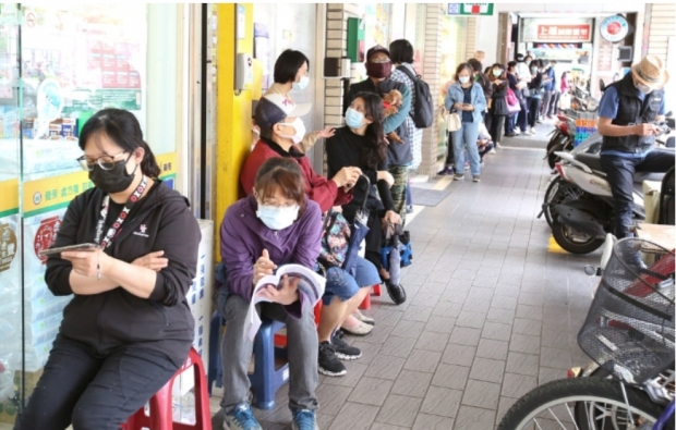 “대만은 주민을 원숭이로 취급”...中, 진단키트 부족한 대만 ‘조롱’