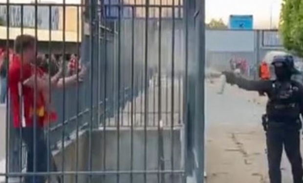 최루가스를 왜 쏴?…난장판된 UCL 결승전 정치 문제로 비화