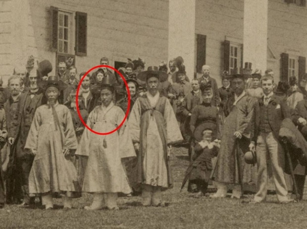 [역사+] 130년 전 ‘갓 쓴 외교관’의 워싱턴 인증샷…“가장 오래된 자료”