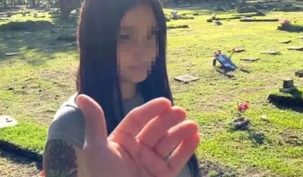공동묘지에서 성인용 콘텐츠 촬영...천벌 받을 男女