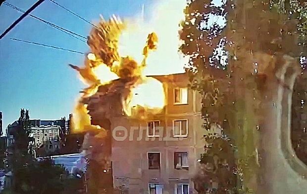 [포착] 러軍, 쇼핑몰 폭격 이틀만에 아파트에 미사일 쏴…또 민간인 사상 (영상)