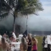 [영상] 하와이서 7.6m 대형 파도 관측…주택가·결혼식장 덮쳤다