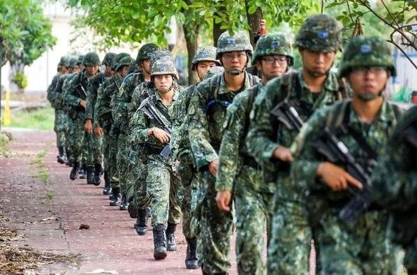 中,위협 심각애도 대만 육사는 정원 4분의 1도 못 채운다 [대만은 지금]