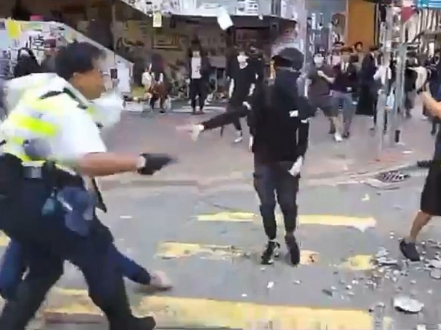 홍콩 경찰이 쏜 실탄 맞은 학생들에게 ‘유죄’ 판결 내린 이상한 법원