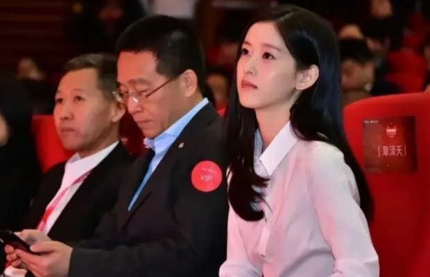 ‘재산 16조’ 중국 흙수저 출신 억만장자, 성추문 무마 합의금 얼마?