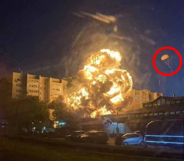[포착] 조종사는 탈출했는데…‘600억’ 러軍 전투기, 자국 아파트와 충돌(영상)