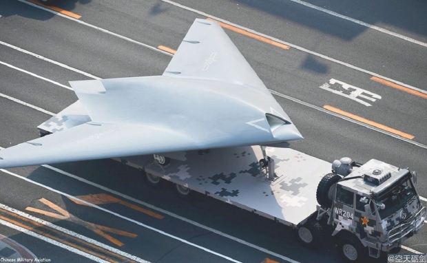 [영상] 中 최신형 스텔스 무인 정찰기 공개…“미사일 발사에 이용 가능”