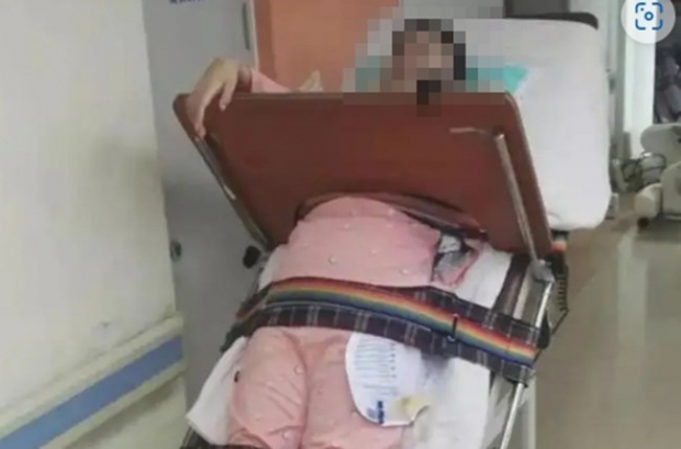 中 쇼핑몰 옥상서 떨어진 남성과 충돌해 하반신 마비된 여대생