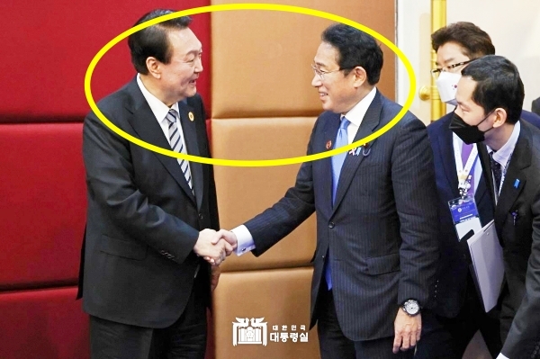 日언론 “한국 또 배신할 수도”…韓정부의 ‘약식회담’은 인정 안 해