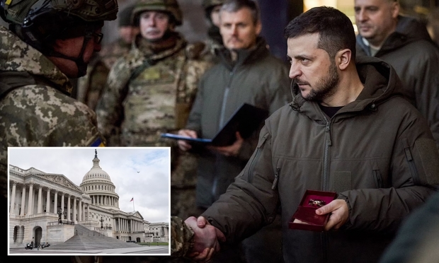 우크라 격전지 찾은 젤렌스키, 이번에 미국으로 날아간다