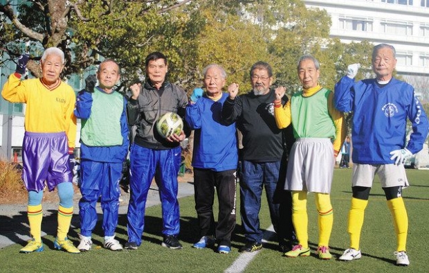 초고령화 일본, 80세 이상만 뛰는 새 축구리그 발족 [여기는 일본]