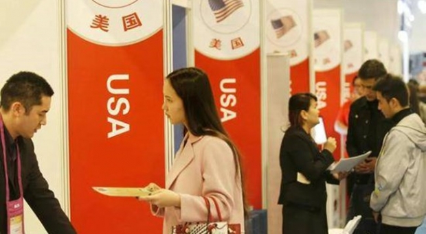 서방 국가와 관계 회복 카드?…中, 해외 유학생에 ‘조기 복귀하라’