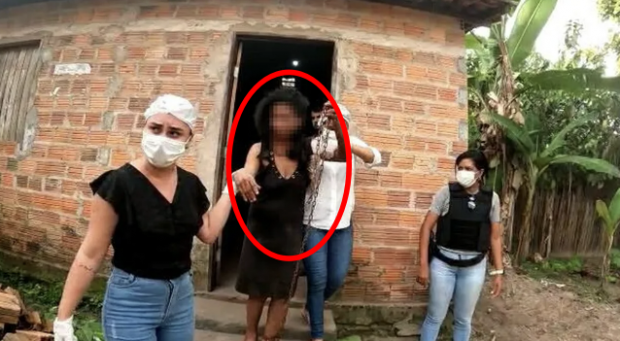 [포착] 20년간 쇠사슬 묶인 채 감금됐던 여성 구출…범인은 친모(영상)