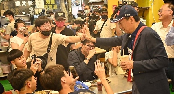 폭스콘 창업자 궈타이밍 “지자체마다 소형 원전 짓자” [대만은 지금]