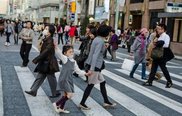 “아이 낳으라”…소멸 위기 일본 다자녀 수당 2배 인상 검토