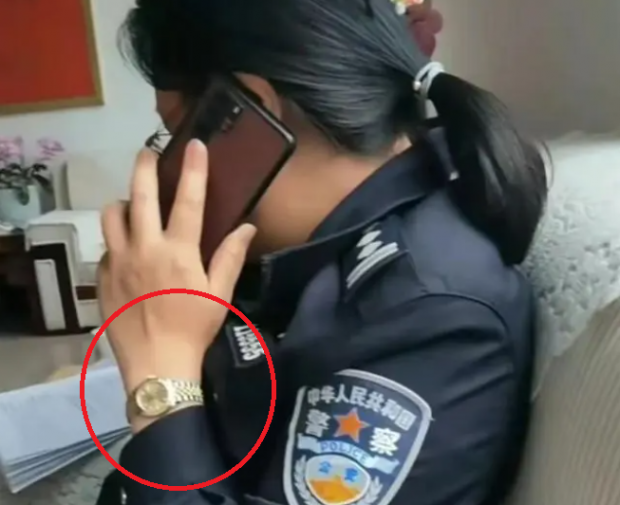 롤렉스에 아우디까지…‘박봉’ 중국 파출소장의 검은돈 논란 [여기는 중국]