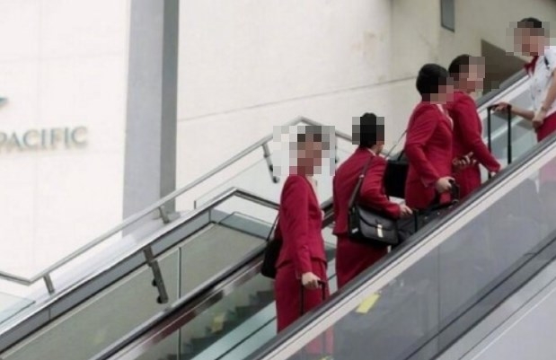 영어 몰라?…중국어 쓰는 승객 비하한 홍콩 항공사 승무원 논란